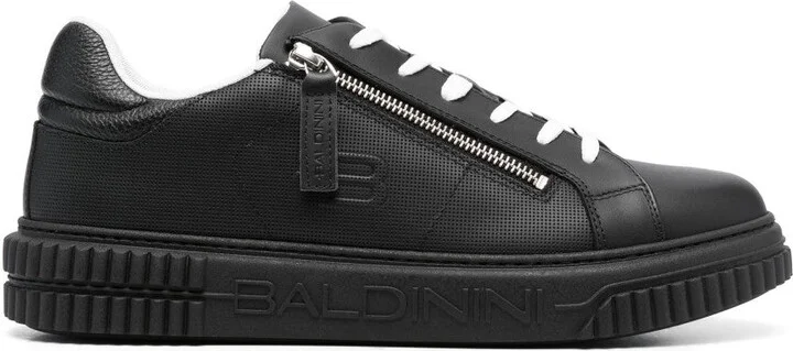 Low Top Man Sneakers