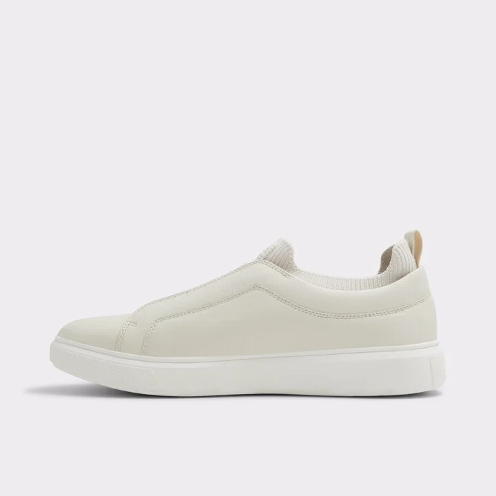 Low top sneaker - Image 4