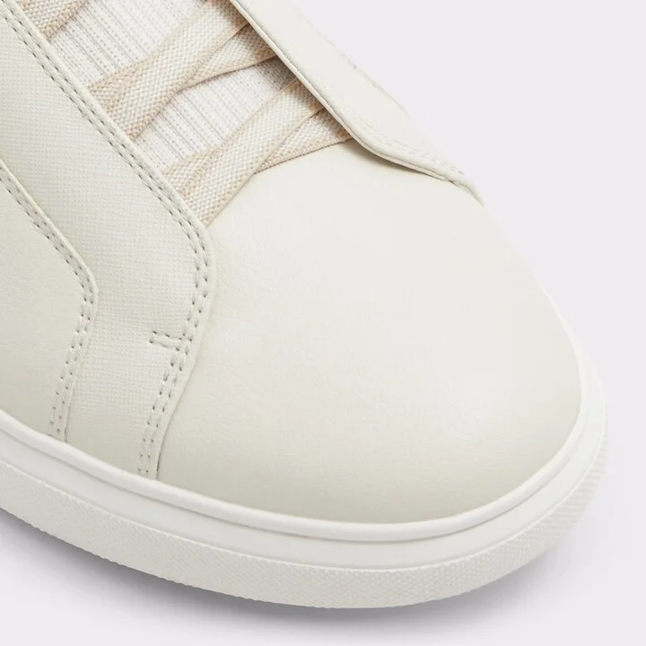 Low top sneaker - Image 6