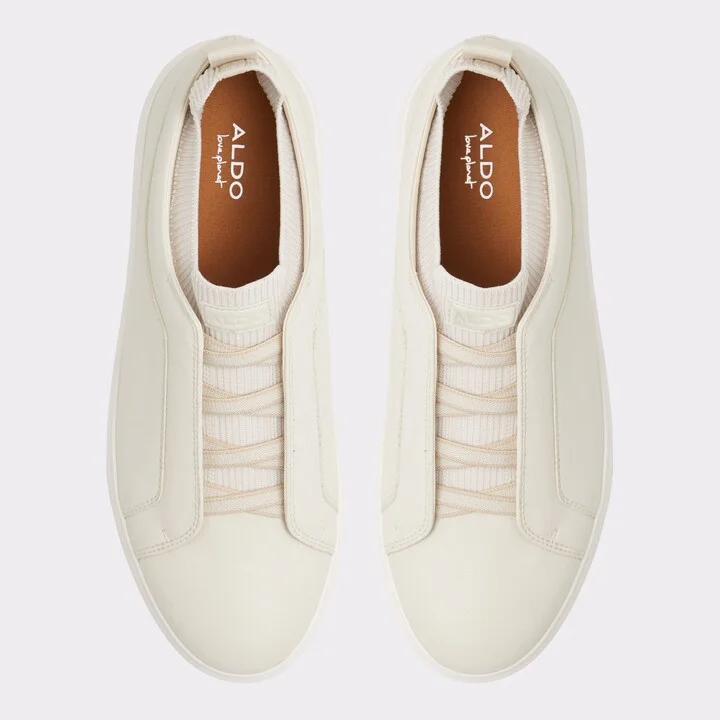 Low top sneaker - Image 7