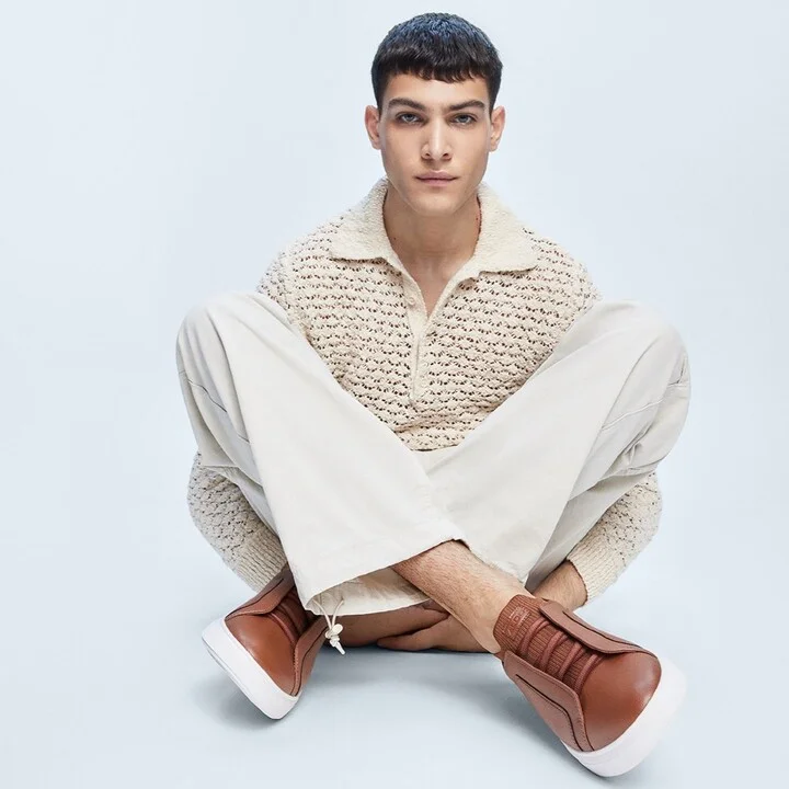 Low top sneaker - Image 2