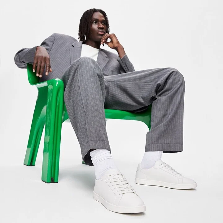 Low top sneaker - Image 2