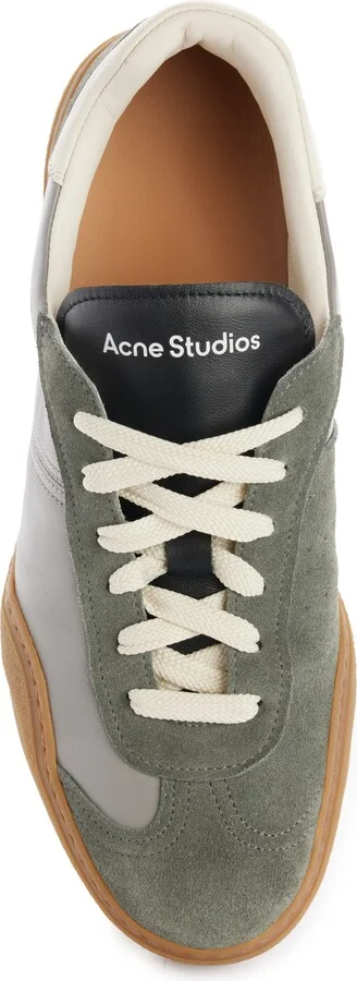 Low Top Sneaker - Image 10
