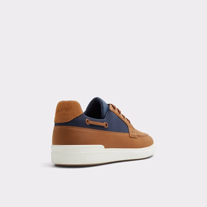 Low top sneaker - Image 2