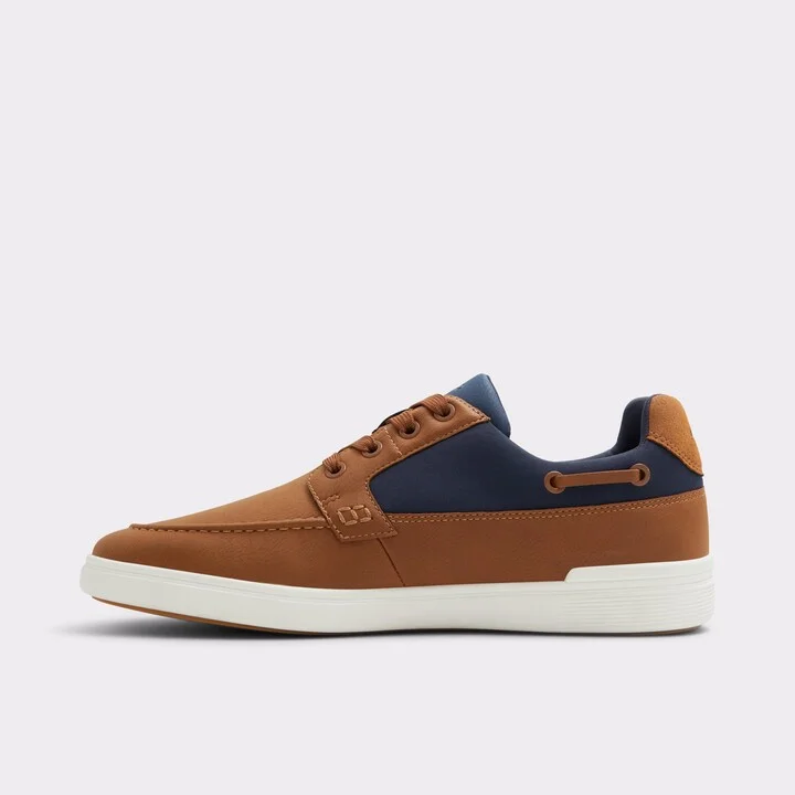 Low top sneaker - Image 3