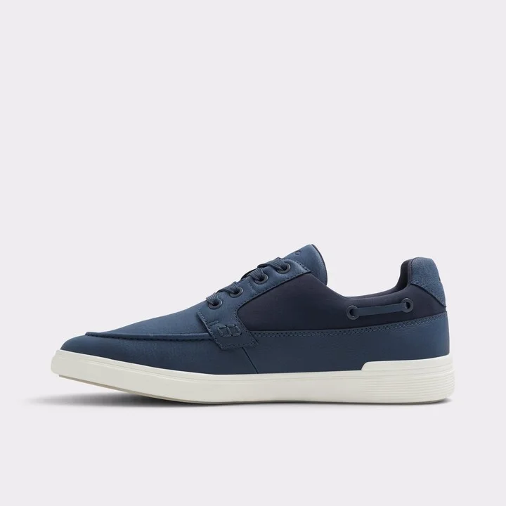 Low top sneaker - Image 3