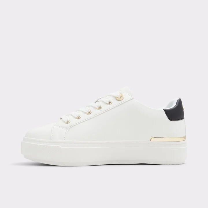 Low top sneaker - Image 3