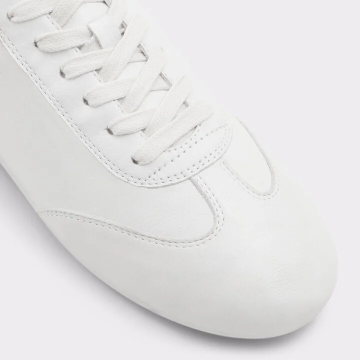 Low top sneaker - Image 5