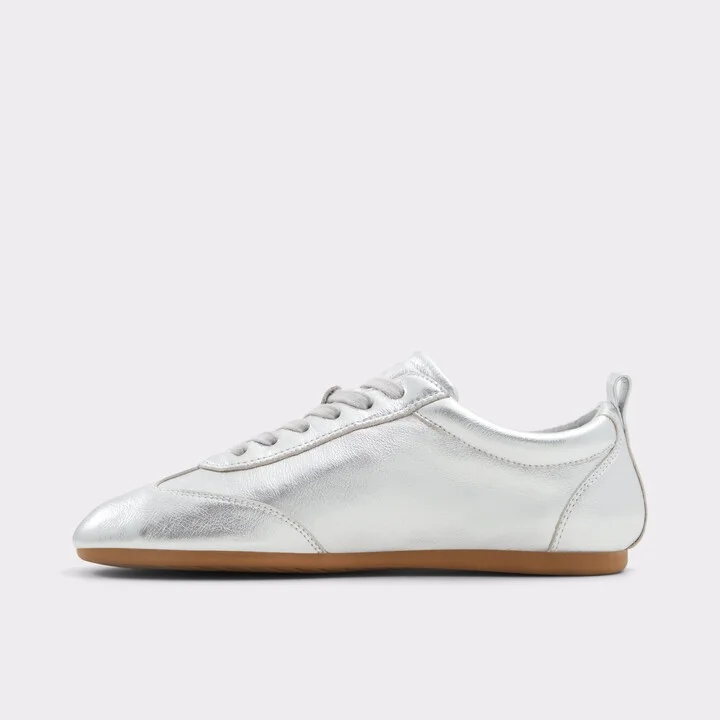 Low top sneaker - Image 5