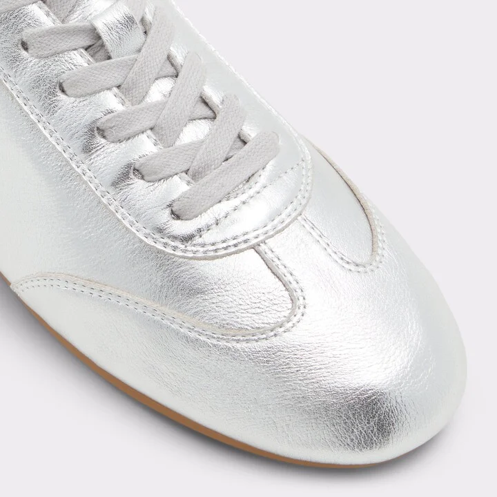 Low top sneaker - Image 7