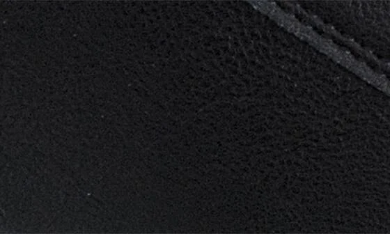 Low Top Sneaker - Image 3