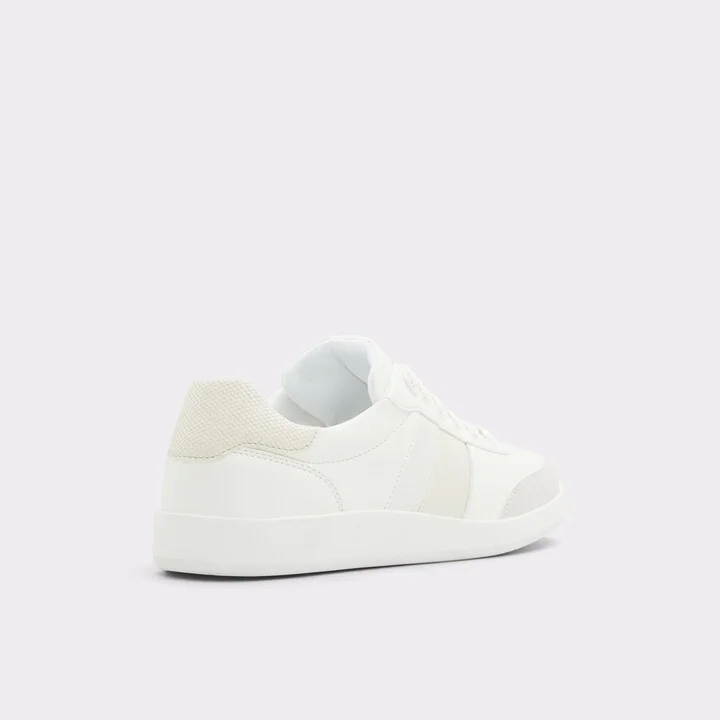 Low top sneaker - Image 2