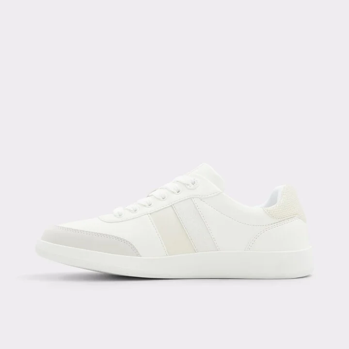 Low top sneaker - Image 3