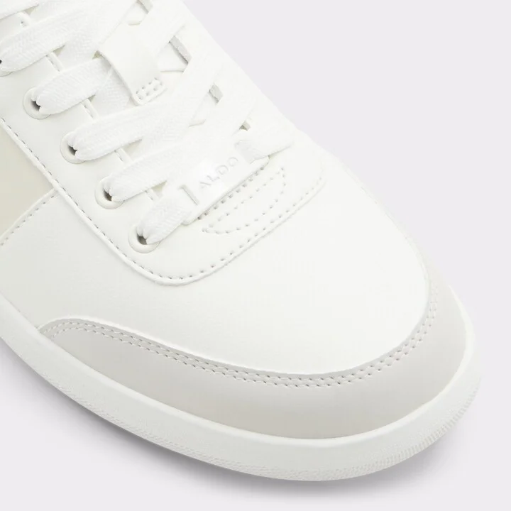 Low top sneaker - Image 5