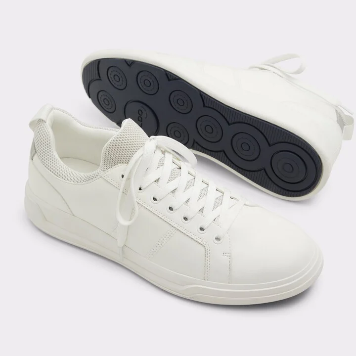Low top sneaker - Image 2
