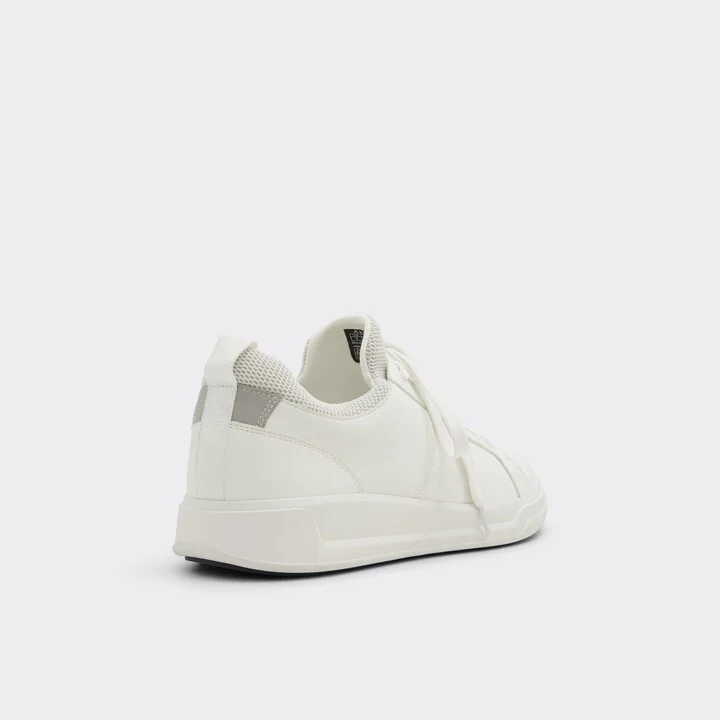 Low top sneaker - Image 3