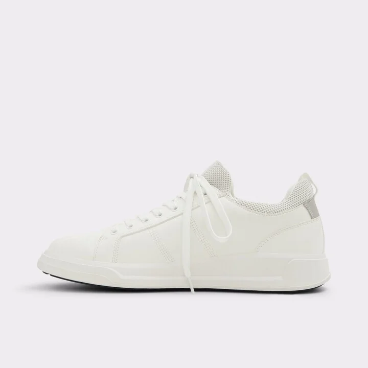 Low top sneaker - Image 4