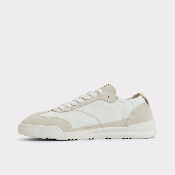 Low top sneaker - Image 3