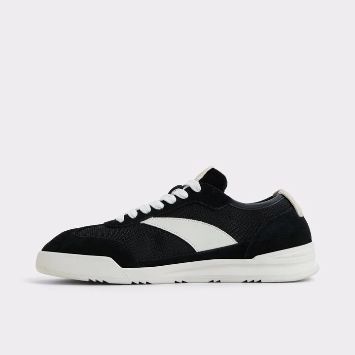 Low top sneaker - Image 3