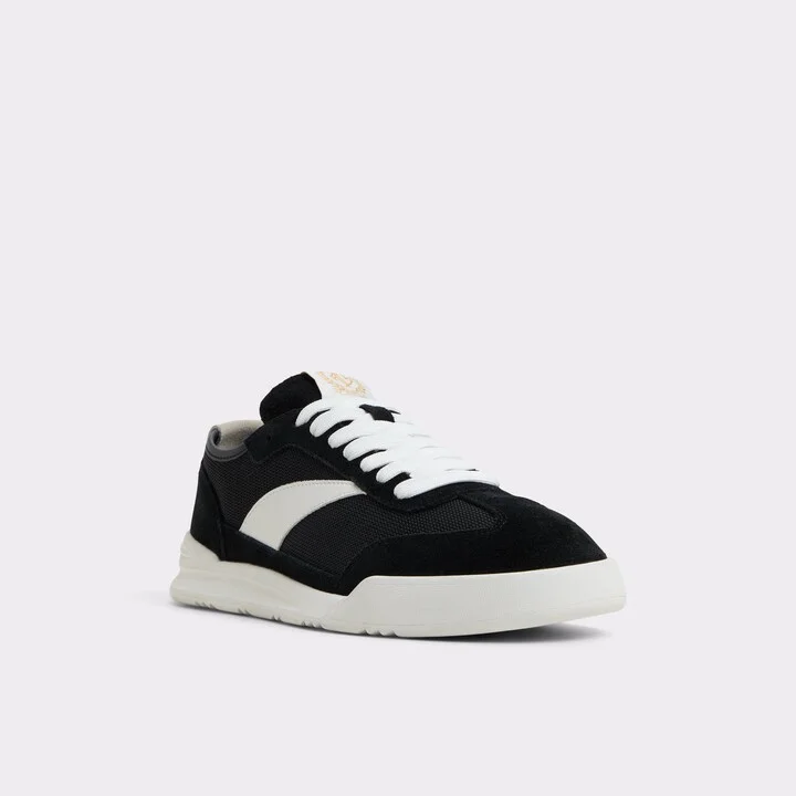 Low top sneaker - Image 4