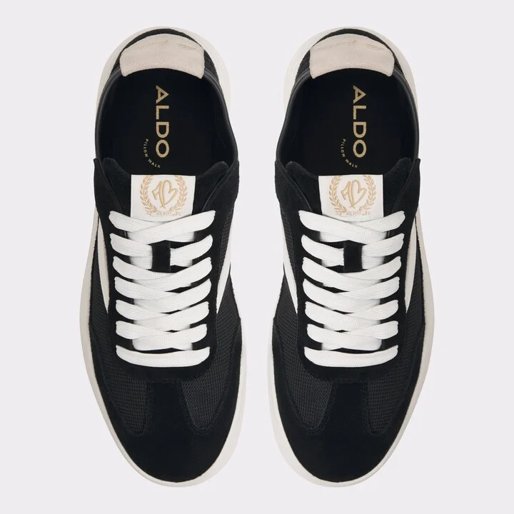Low top sneaker - Image 6