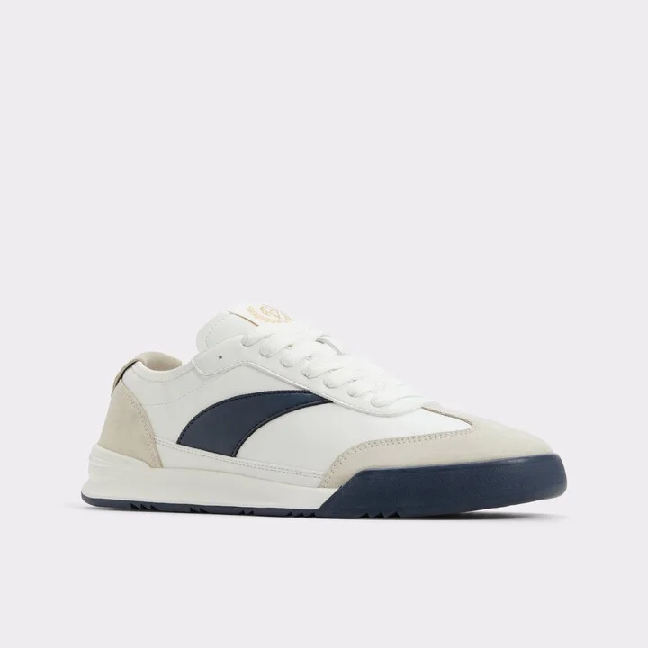 Low top sneaker - Image 4