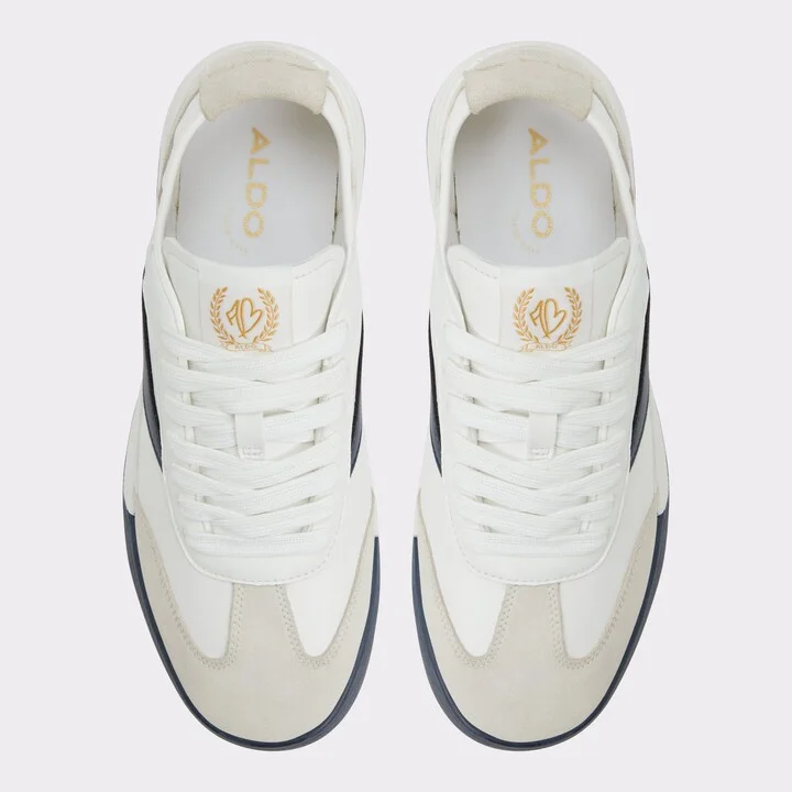 Low top sneaker - Image 6