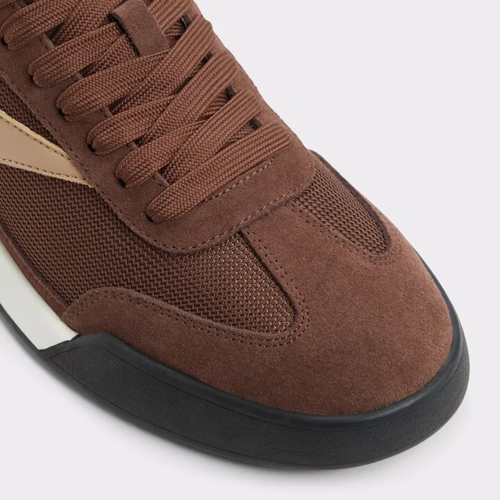 Low top sneaker - Image 5