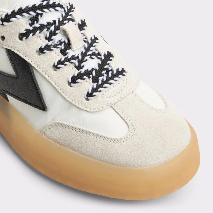 Low top sneaker - Image 5