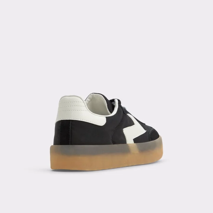 Low top sneaker - Image 2