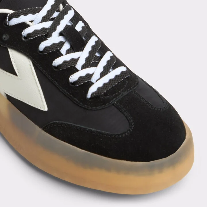 Low top sneaker - Image 5