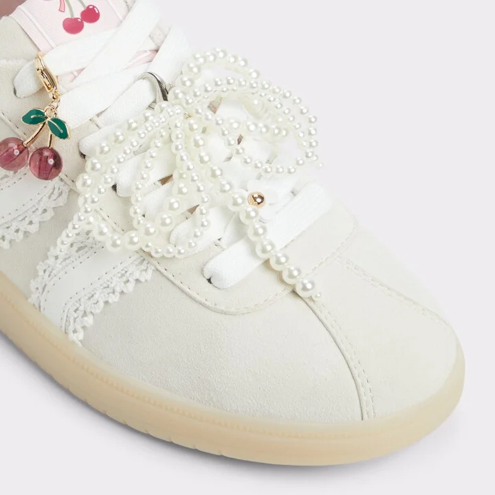 Low top sneaker - Image 5