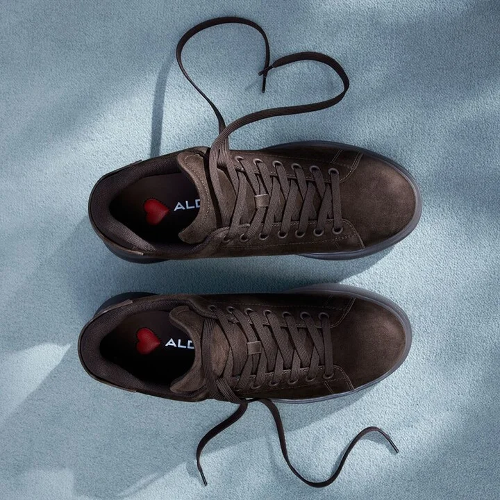Low top sneaker - Image 9