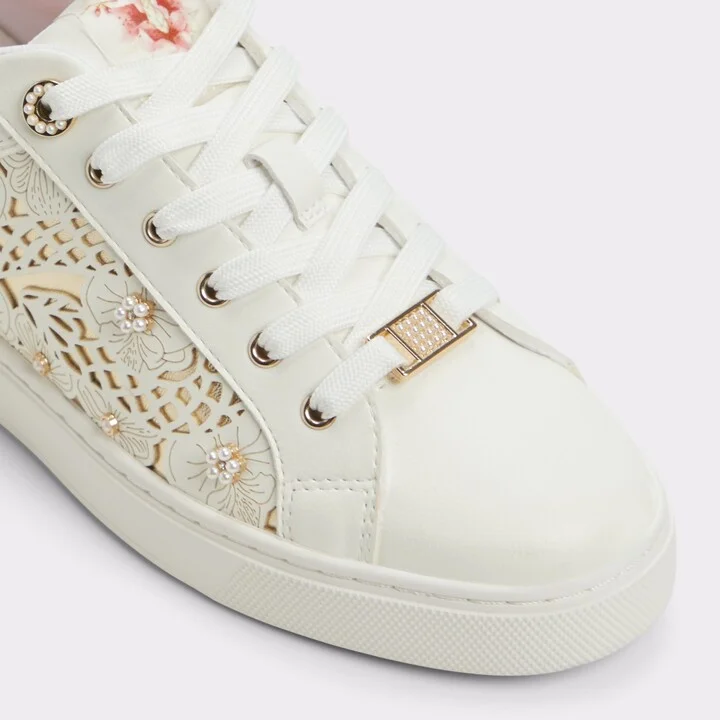 Low top sneaker - Image 5