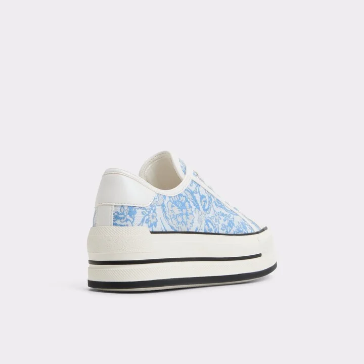 Low top sneaker - Image 2