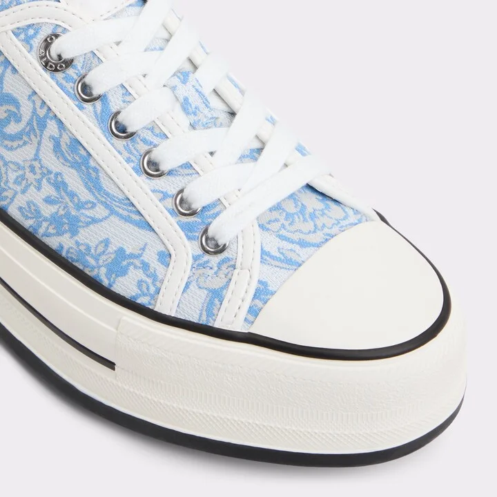 Low top sneaker - Image 5