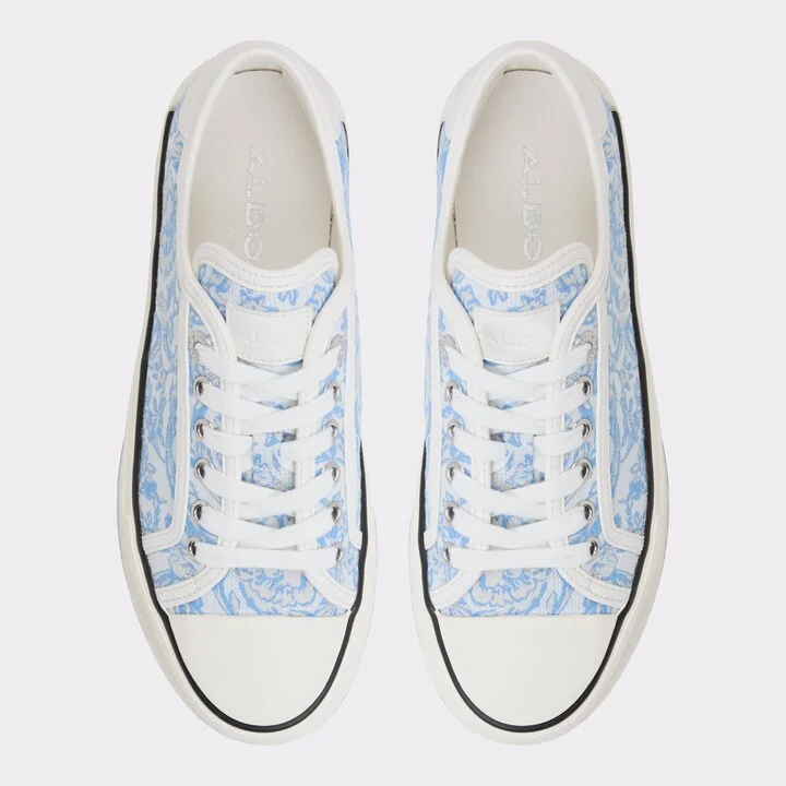 Low top sneaker - Image 6