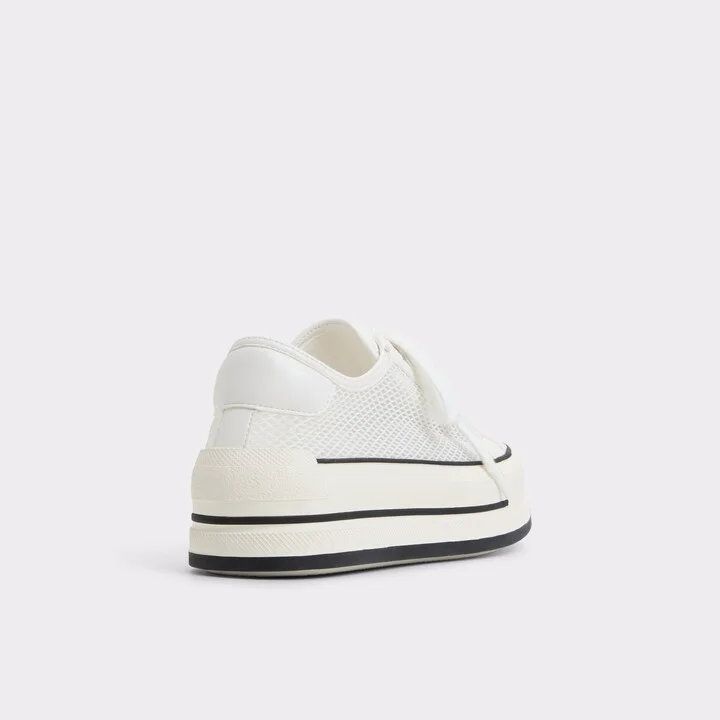 Low top sneaker - Image 2