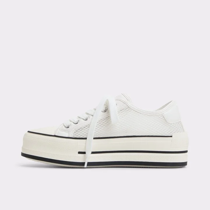 Low top sneaker - Image 3