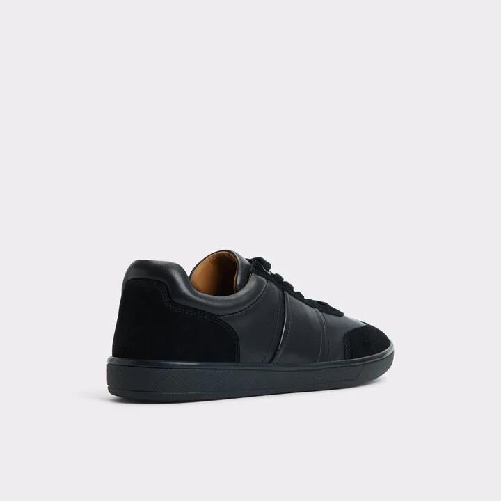 Low top sneaker - Image 3
