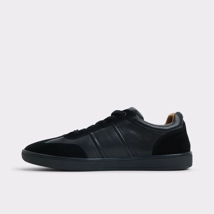 Low top sneaker - Image 4