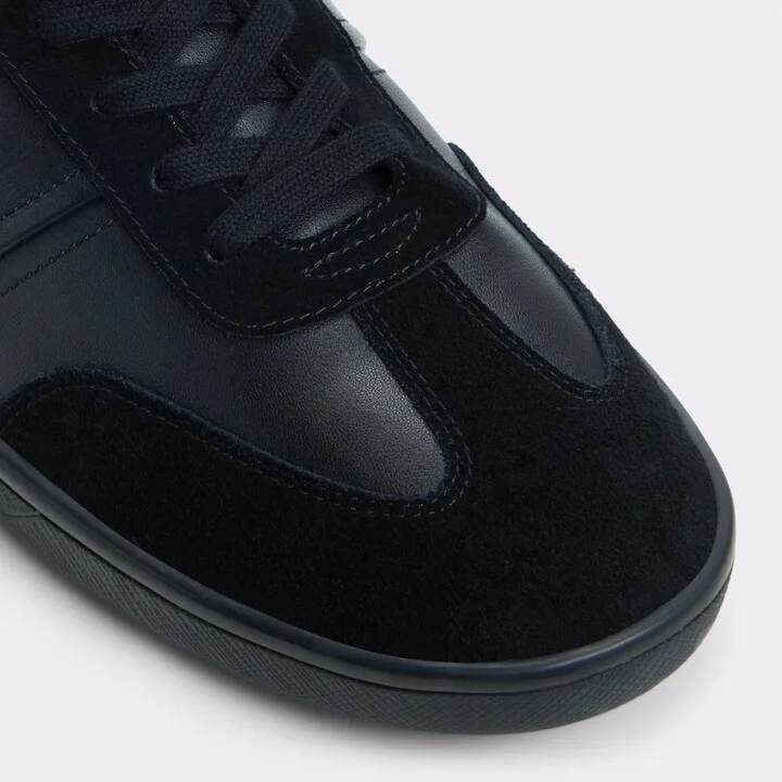 Low top sneaker - Image 6