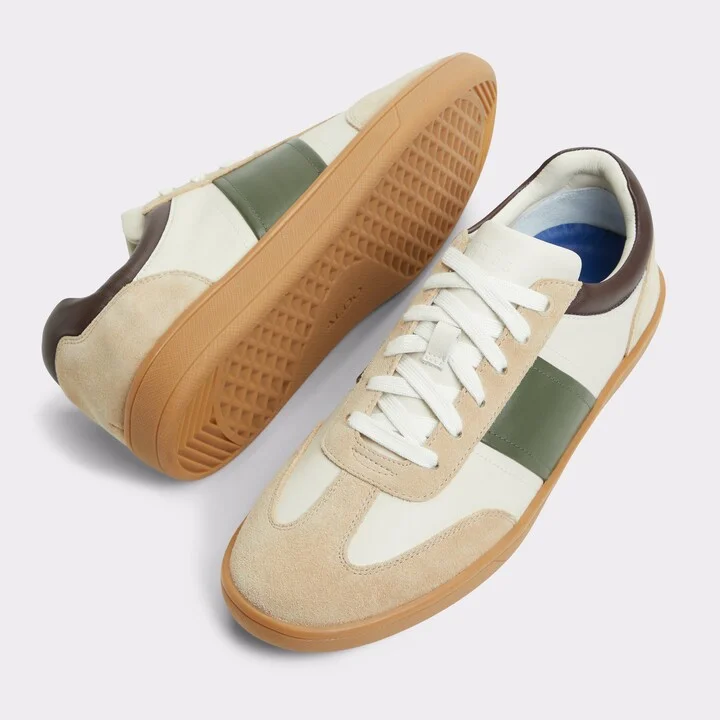 Low top sneaker - Image 2