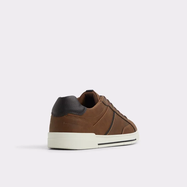 Low top sneaker - Image 2