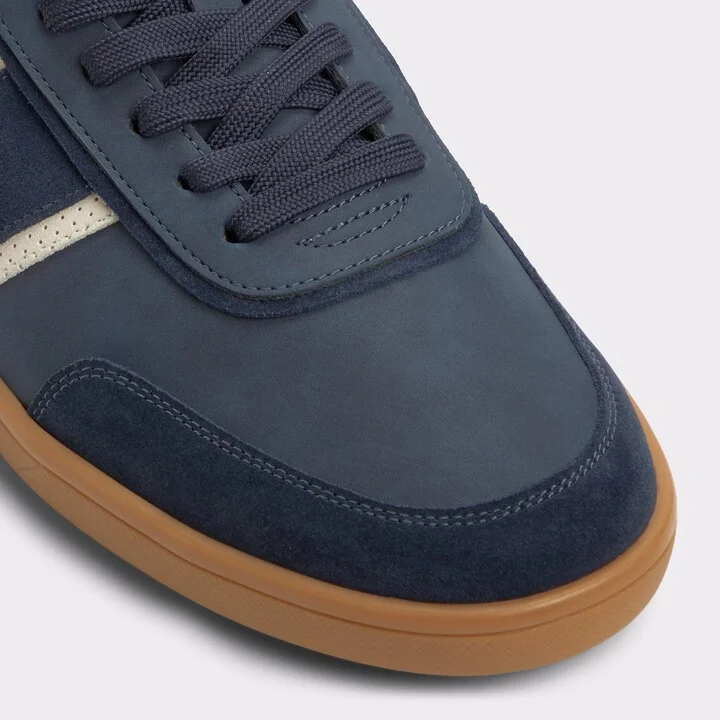 Low top sneaker - Image 5