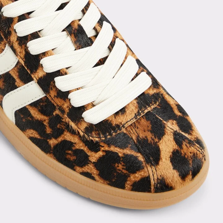 Low top sneaker - Image 5