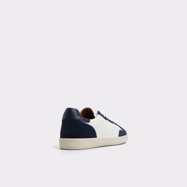 Low top sneaker - Image 2
