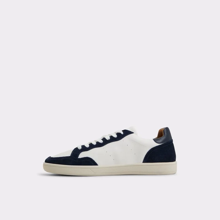 Low top sneaker - Image 3