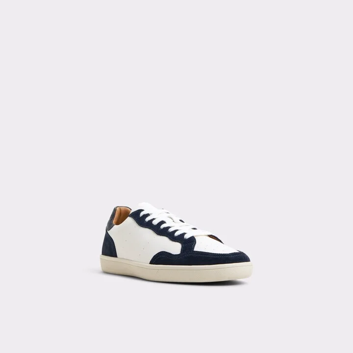 Low top sneaker - Image 4