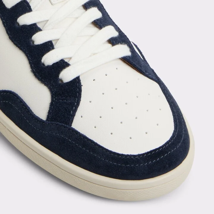 Low top sneaker - Image 5